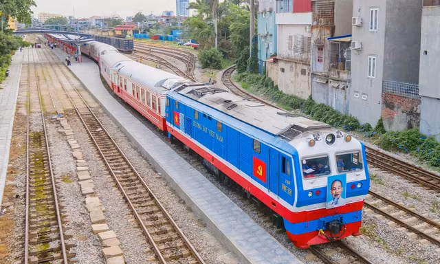 Phó Thủ tướng: 'Đường sắt phải trở thành trục hạ tầng chiến lược quốc gia'