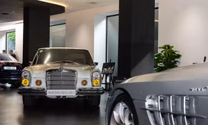 Ngắm dàn xe Mercedes cổ hội tụ tại Hà Nội 