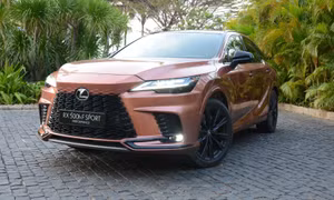 Xe bán chạy nhất của Lexus được làm mới