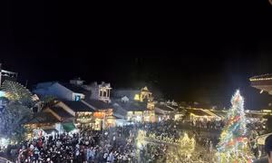  Du khách ùn ùn đổ về Hà Giang giữa giá rét