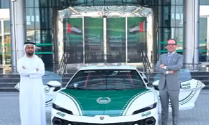Siêu xe Lamborghini hybrid gia nhập đội xe cảnh sát Dubai