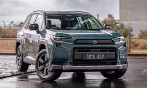 SUV bán chạy nhất của Toyota sắp có đối thủ mới