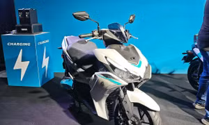 Cận cảnh Yamaha NVX phiên bản chạy điện