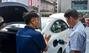 Ôtô Trung Quốc 'tấn công' thị trường xe dịch vụ?