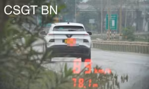 Xử lý tài xế ô tô gắn biển số giả để né camera giao thông