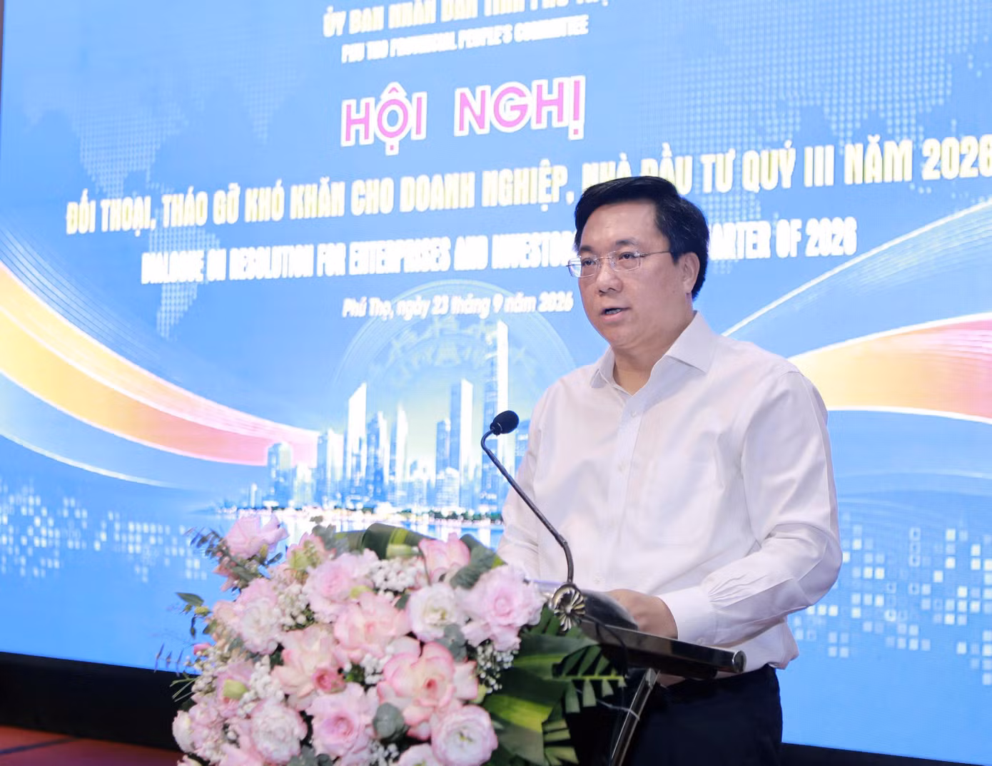 chu-tich-ubnd-tinh-tran-duy-dong-phat-bieu-tai-hoi-nghi.jpg