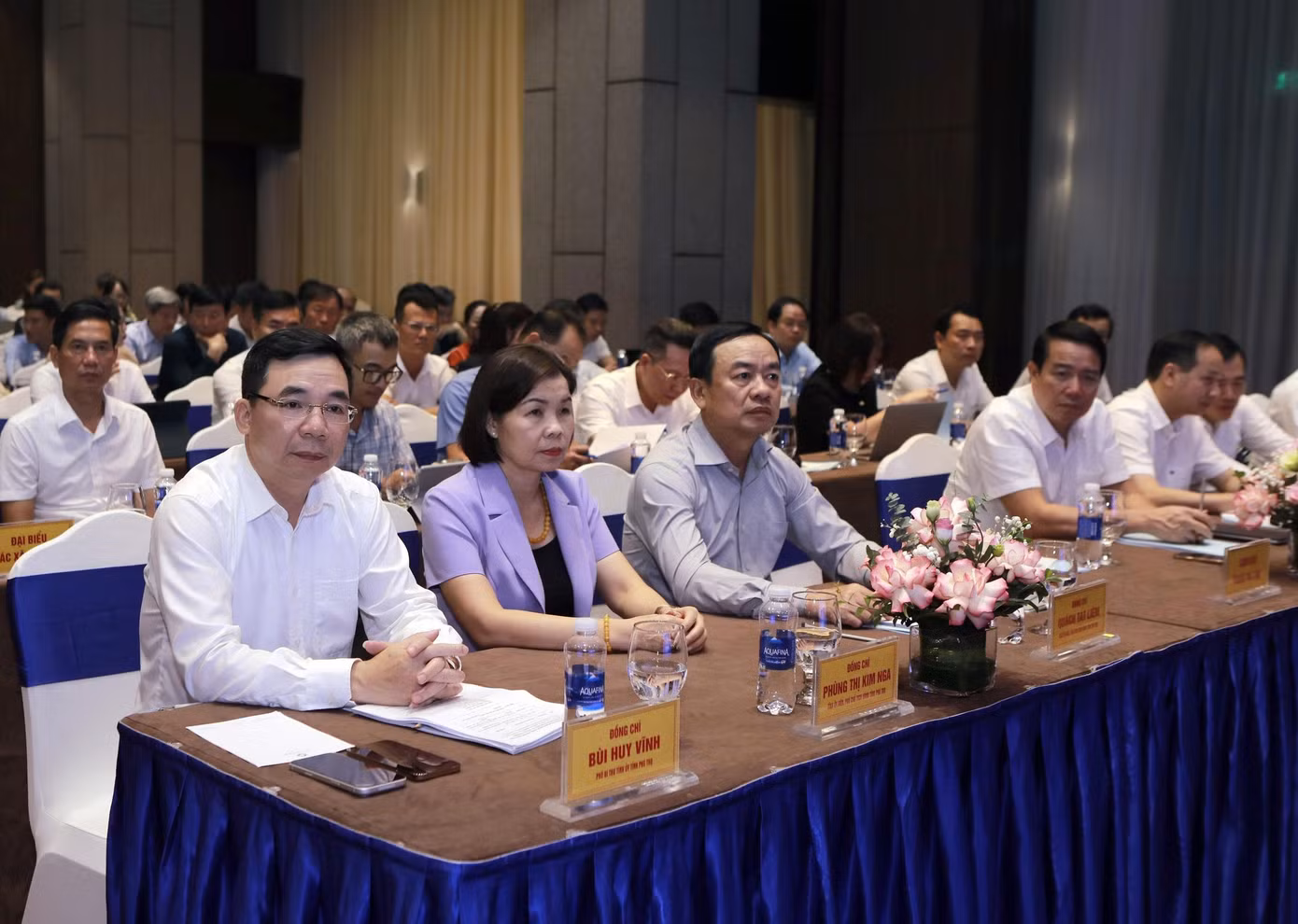 cac-dai-bieu-du-hoi-nghi-2-1.jpg