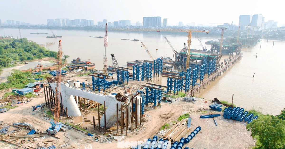 Đại công trường cầu Trần Hưng Đạo tăng tốc trước mùa mưa lũ