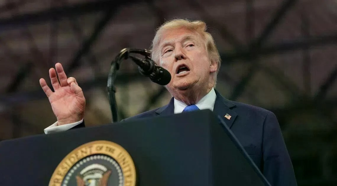 Tổng thống Donald Trump muốn tuyên bố eo biển Hormuz là lãnh thổ Mỹ