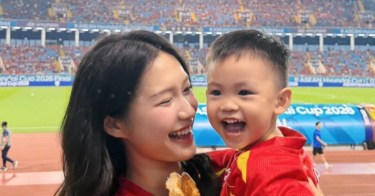 Bố mẹ và vợ Đoàn Văn Hậu đã có mặt ở Mỹ Đình tiếp lửa tuyển Việt Nam