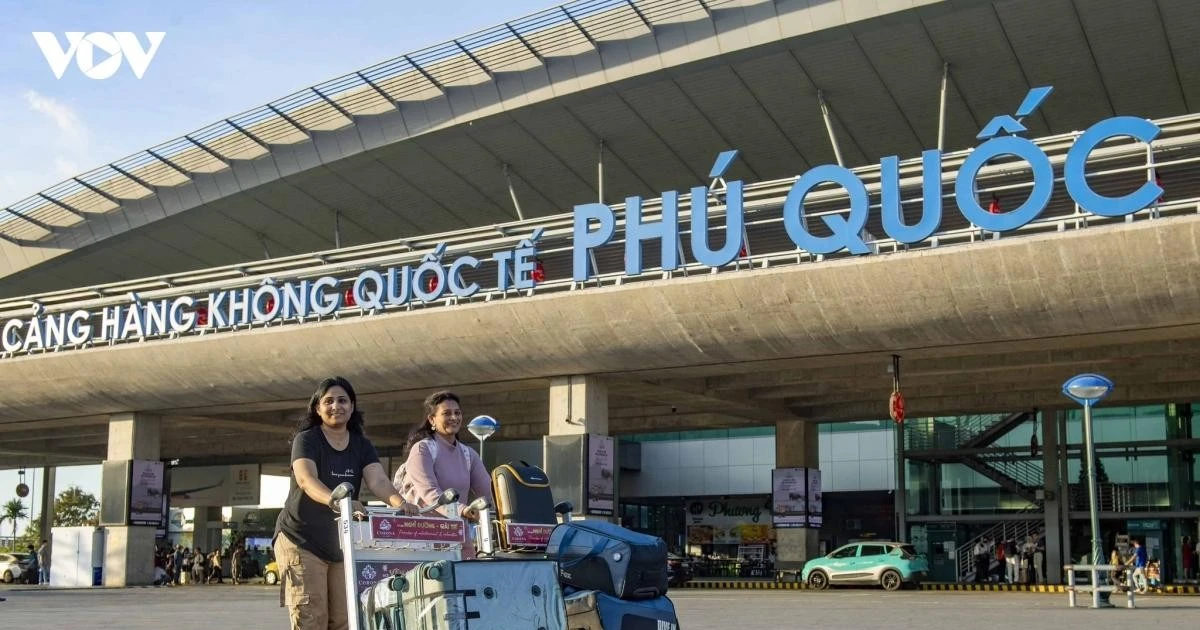 Khách đổ xô đi Phú Quốc dịp 2/9, vì sao giá vé máy bay không cao?