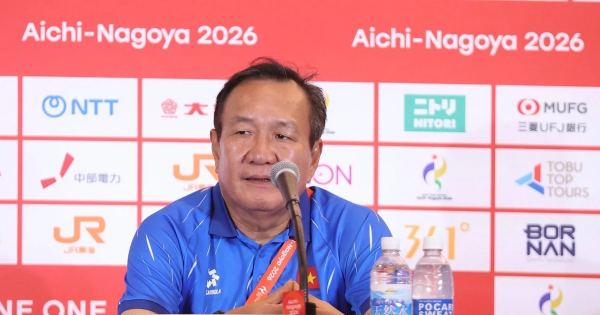 HLV đội tuyển nữ Việt Nam ca ngợi các học trò sau màn thể hiện phi thường trước Trung Quốc