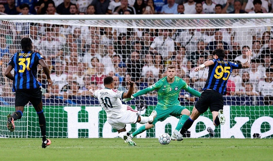 Omir Real Madrid thắng Inter Milan trong ngày tái ngộ của Jose Mourinho
