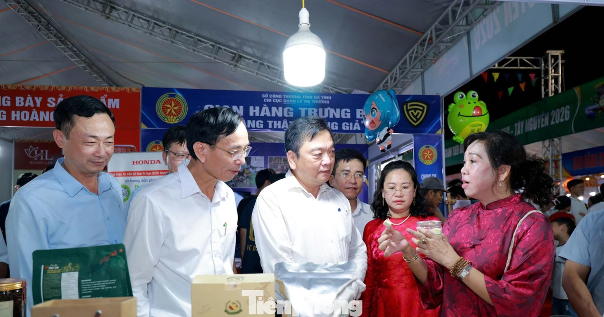 Đặc sản ba miền tạo sức hút tại hội chợ miền Trung - Tây Nguyên