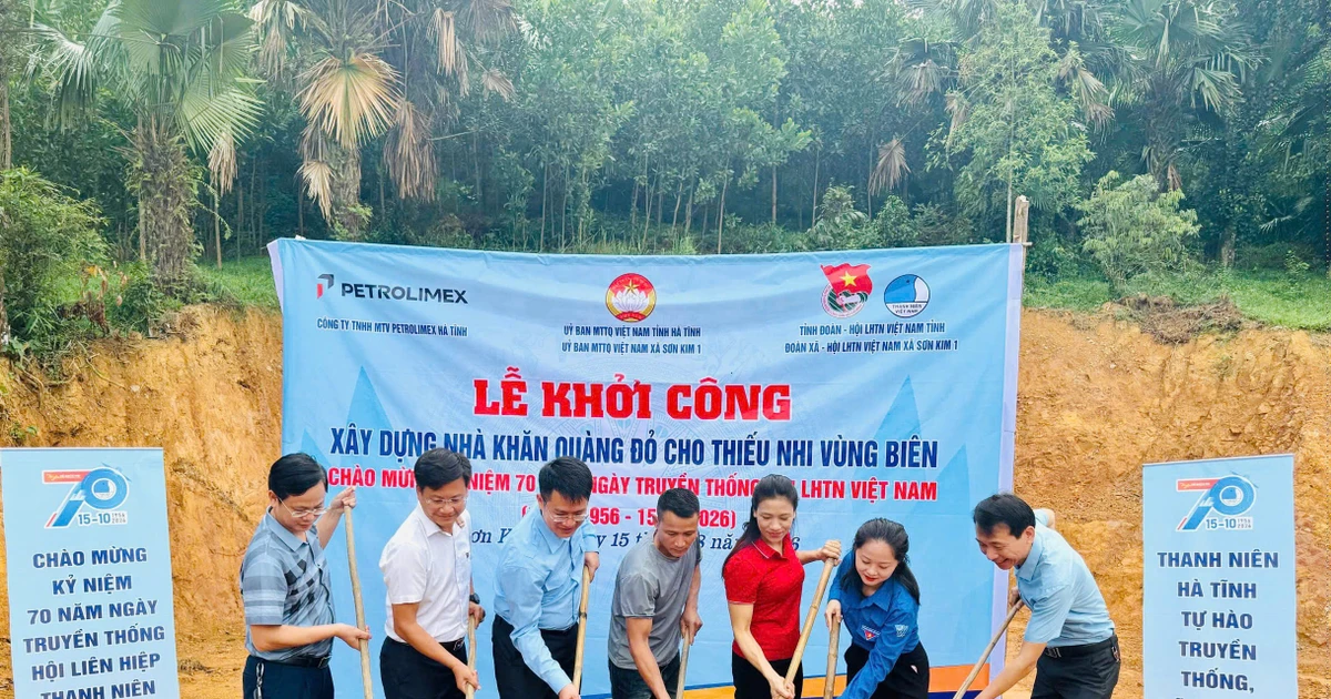 Khởi công nhà khăn quàng đỏ cho thiếu nhi vùng biên