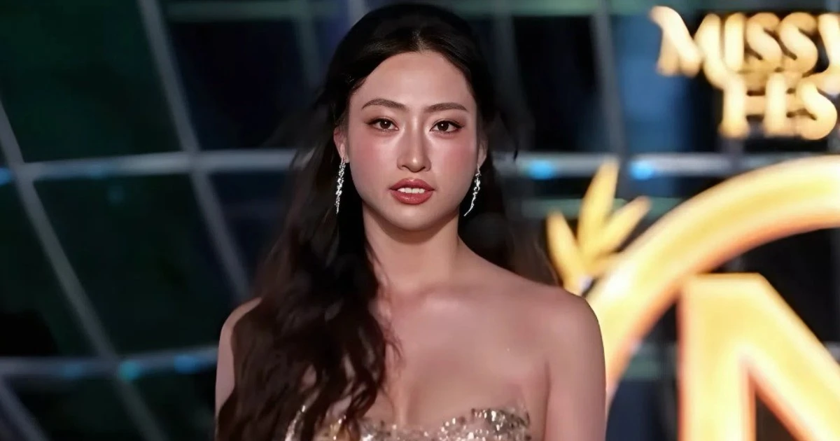 Lương Thùy Linh bị ngã