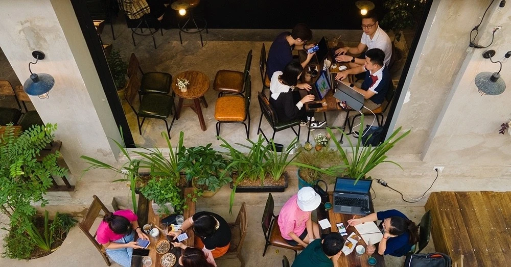 Có 200 triệu đồng nên mở quán cà phê hay bán đồ ăn sáng?