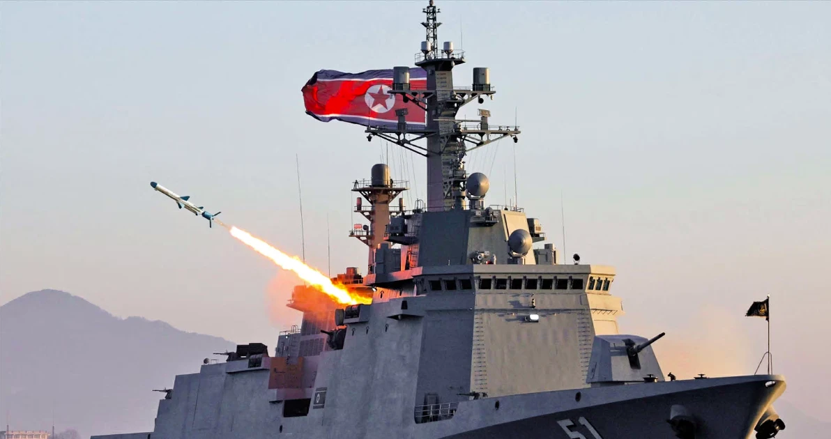 Chủ tịch Kim Jong Un tuyên bố tàu khu trục mới của Triều Tiên có thể tung đòn trả đũa huỷ diệt