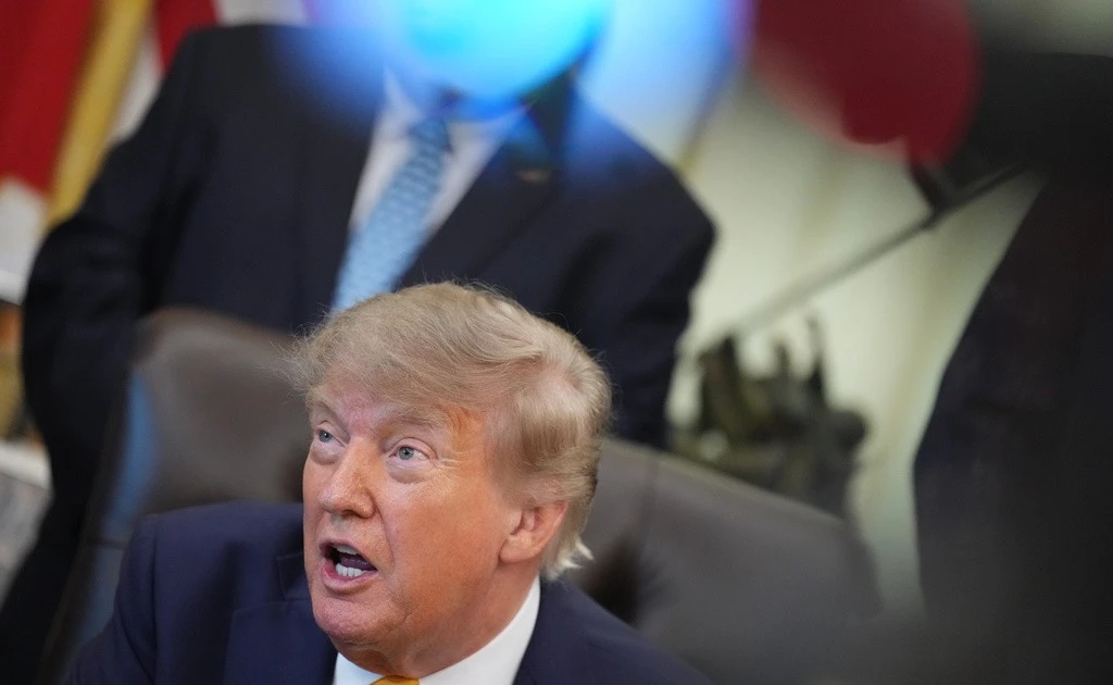 Tổng thống Mỹ Trump đe dọa cắt thương mại với một số quốc gia nếu Fed không hạ lãi suất
