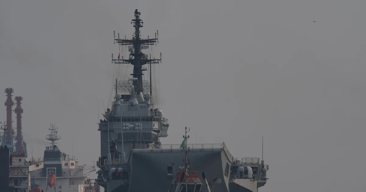 Indonesia đón tàu sân bay đầu tiên