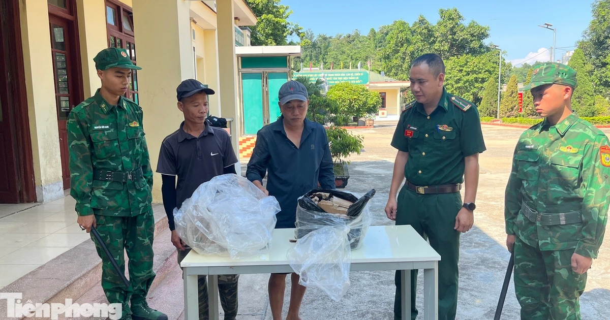 Thủ đoạn buôn lậu mới: Thả trôi hàng trên sông, dùng xuồng cao su ‘đón’ hàng