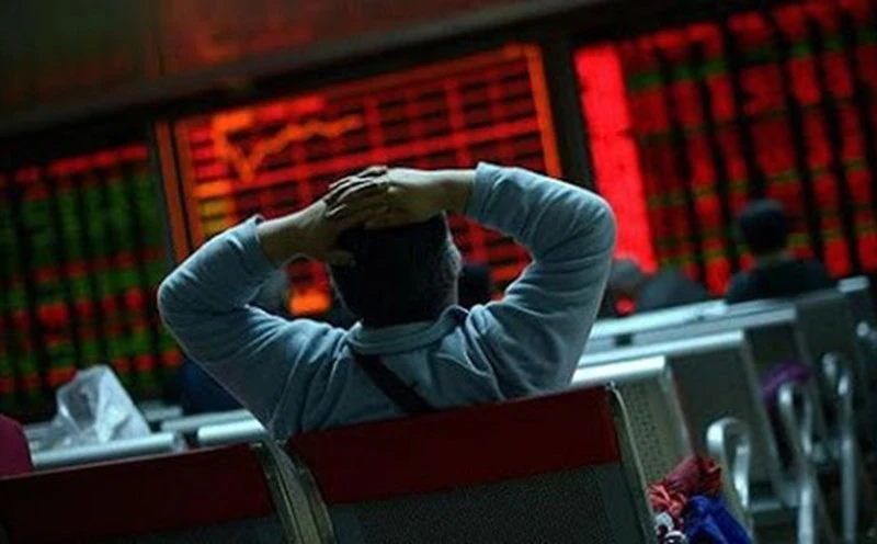 Cổ phiếu trụ bị bán mạnh, VN-Index 'rơi' 64 điểm sau 2 phiên
