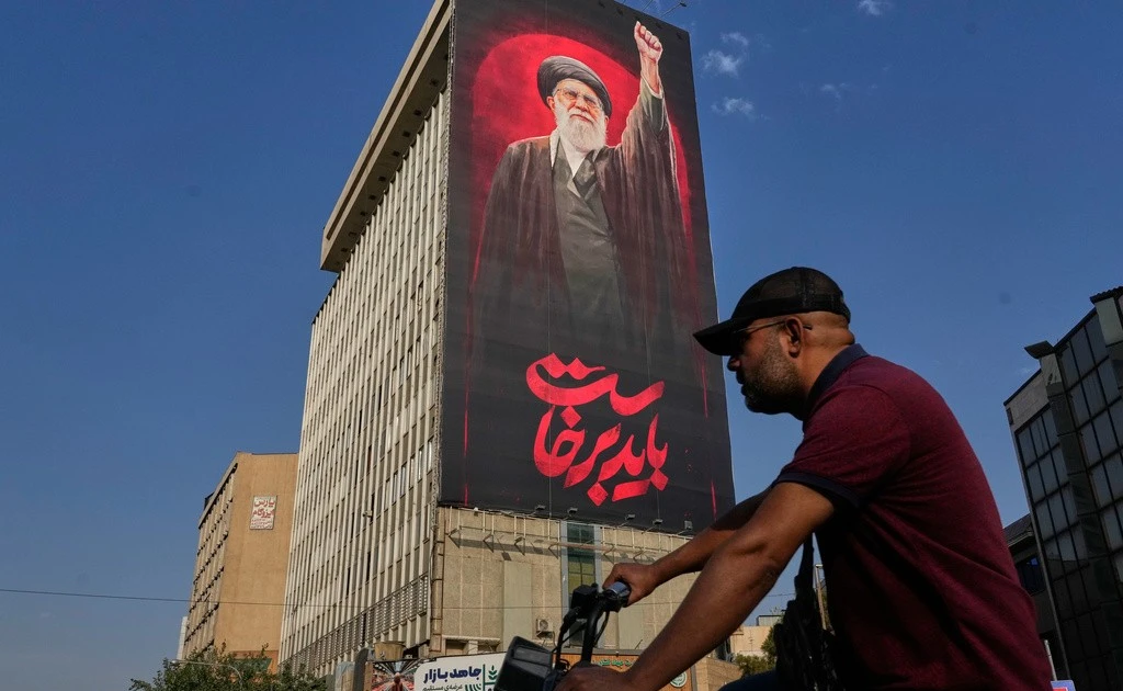 Iran treo thưởng 30.000 USD cho người bắt giữ binh lính Mỹ