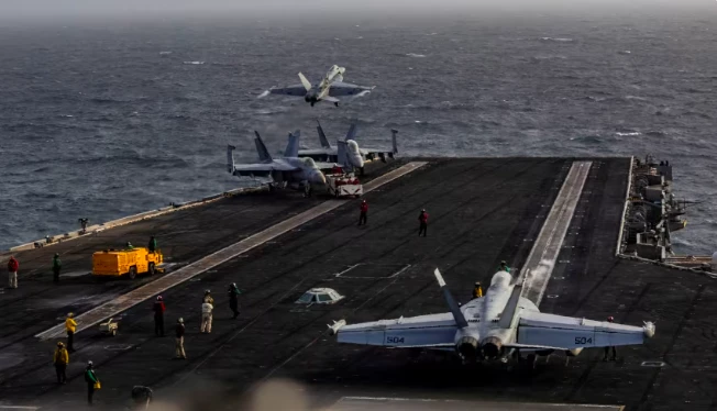 Tổng thống Mỹ Trump nói nhiệm vụ của tàu sân bay USS Abraham Lincoln ‘chưa đủ lâu’