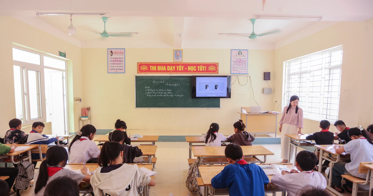 Thanh Hóa cấp đồng phục, vật dụng thiết yếu cho học sinh vùng biên