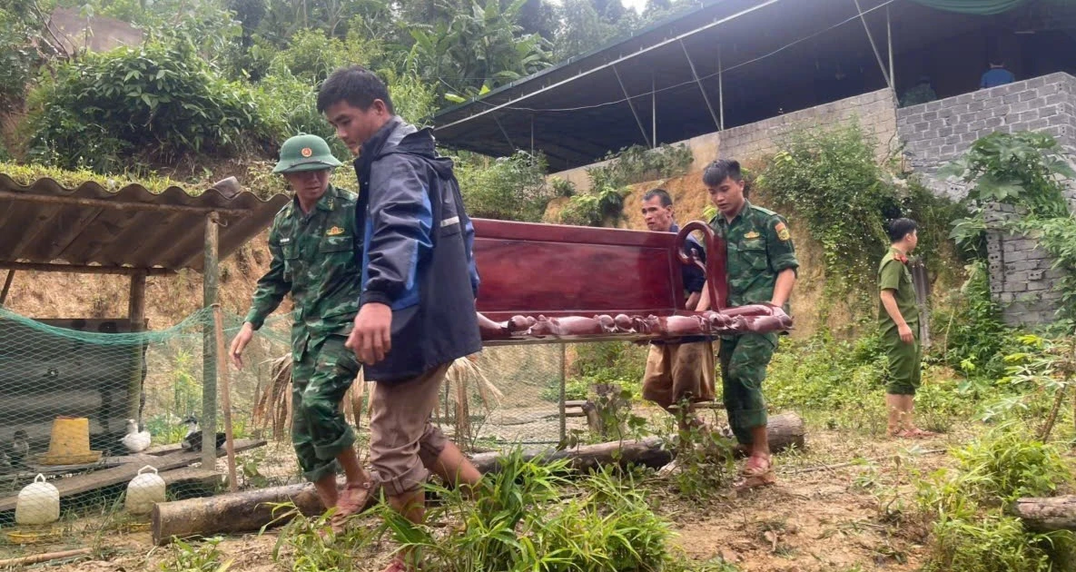 Mưa lũ, sạt lở đất, Thanh Hóa sơ tán gần 900 người dân khỏi vùng nguy hiểm