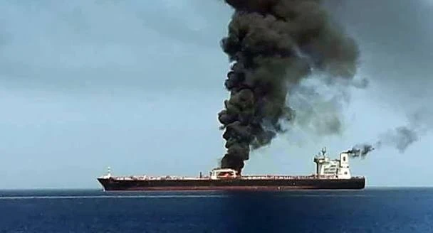 Mỹ tấn công tàu chở dầu của Iran theo chính sách 'tàu đổi tàu'