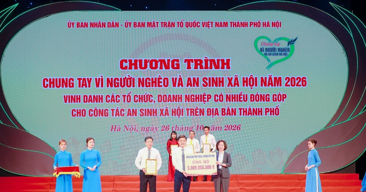 Vietcombank ủng hộ 5 tỷ đồng chung tay vì người nghèo và an sinh xã hội Thủ đô Hà Nội