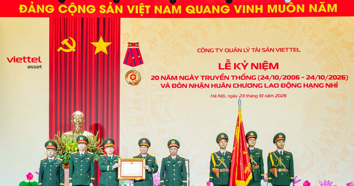 Công ty quản lý hạ tầng lớn mạnh của Viettel được trao tặng Huân chương Lao động hạng Nhì