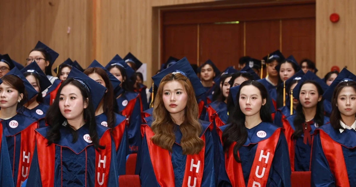 ĐH Ngân hàng TPHCM dừng thu học phí quá hạn sau phản ứng của sinh viên