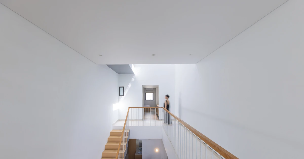 Ngôi nhà 66m² thiết kế lệch tầng để kết nối các không gian sinh hoạt