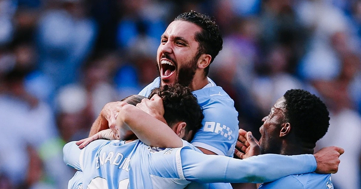 Rayan Cherki, lời giải cho khoảng trống De Bruyne ở Man City