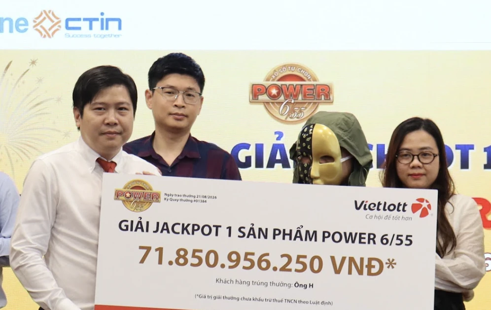 Người đàn ông hơn 1.100 lần trúng Vietlott tiếp tục ẵm giải gần 72 tỷ đồng