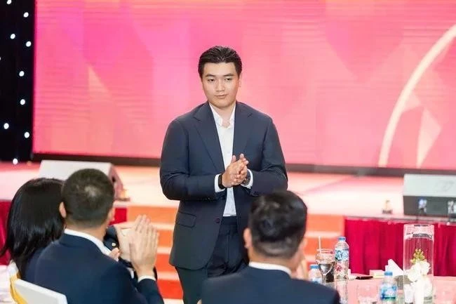Sau 1 phiên chứng khoán, con trai bầu Thụy có thêm hơn 340 tỷ đồng