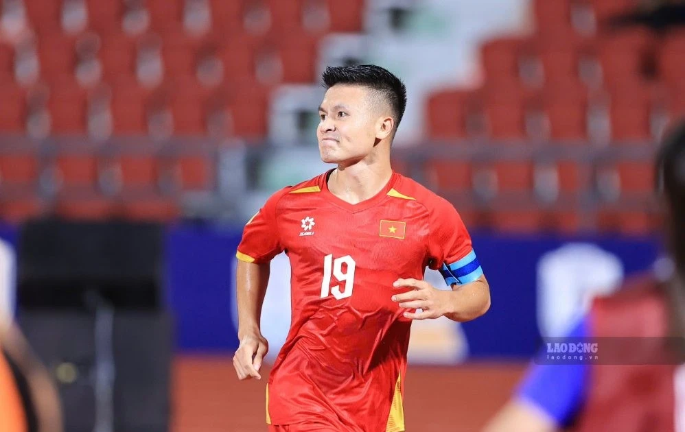 CĐV khu vực ngỡ ngàng trước màn trình diễn của Việt Nam