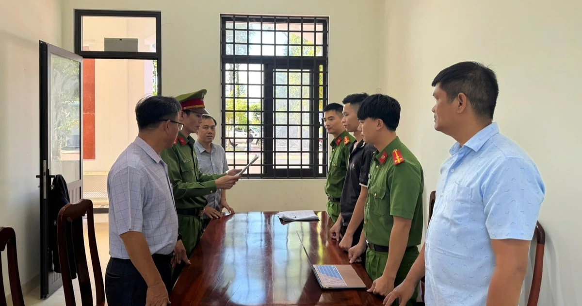 Tài xế taxi say rượu tông công nhân vệ sinh môi trường thương tật 76%