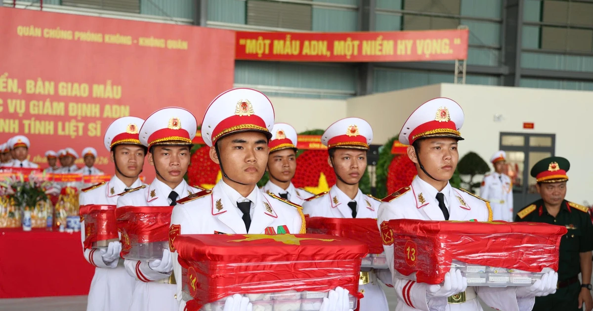 Lễ bàn giao mẫu hài cốt các liệt sĩ để đưa ra Hà Nội giám định ADN