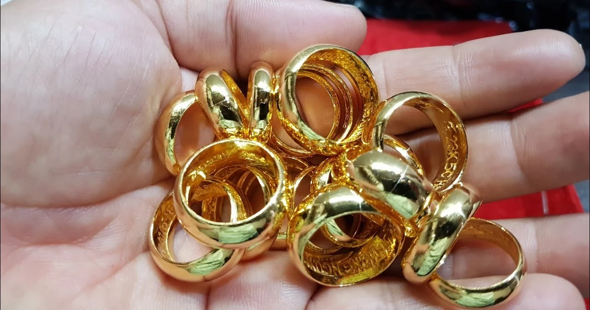 Giá vàng nhẫn cao hơn vàng SJC do chênh lệch cung cầu và chính sách