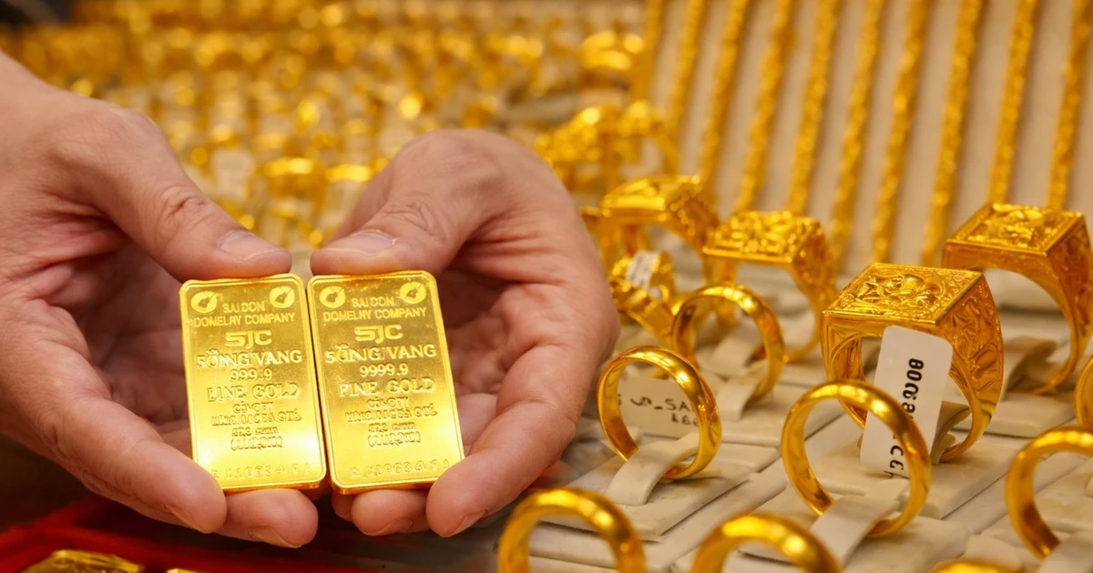 Giá vàng thế giới giảm, trong nước ổn định