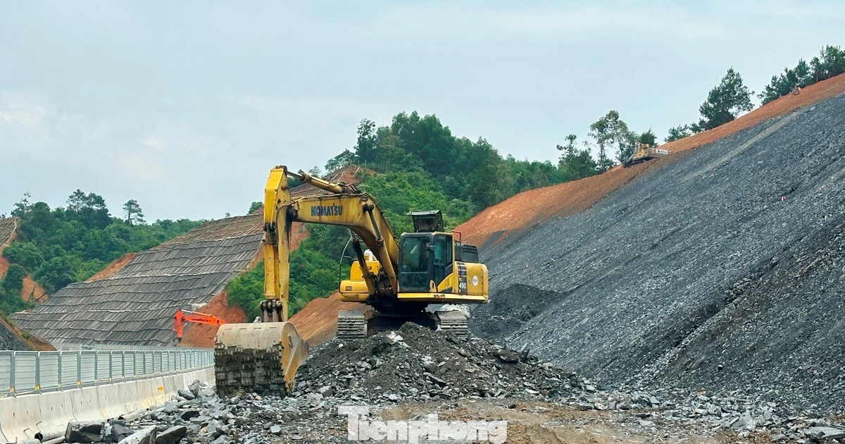 Cao tốc Hữu Nghị - Chi Lăng bị sạt trượt, yêu cầu khắc phục trước 30/8