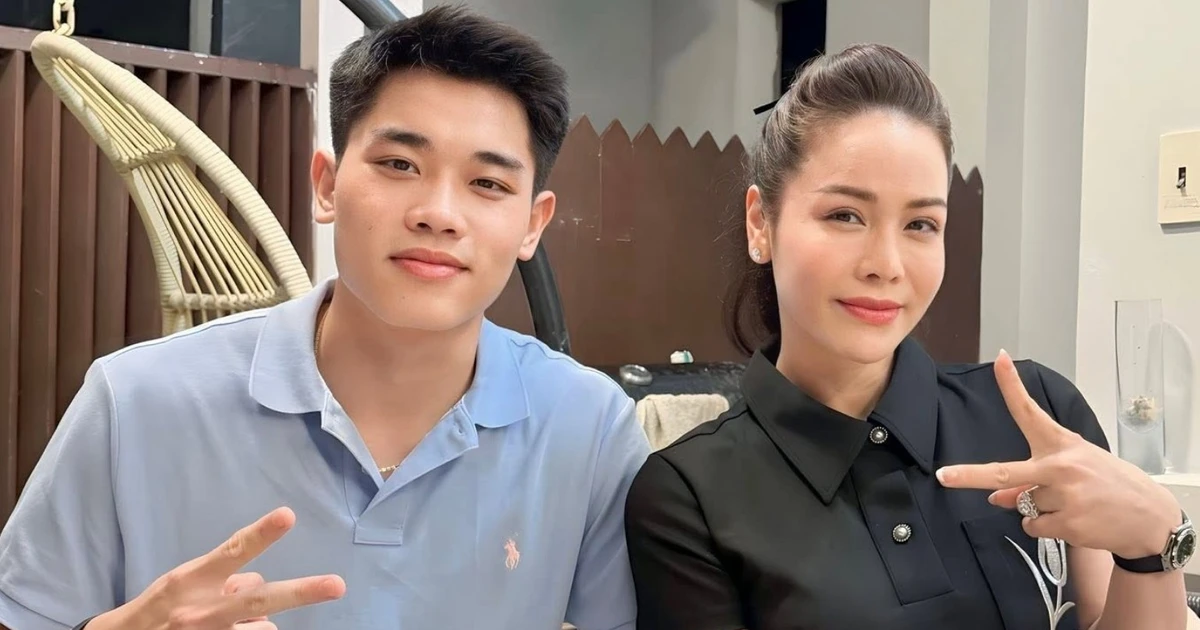 Ảnh gây sốt của Nhật Kim Anh và Đình Bắc