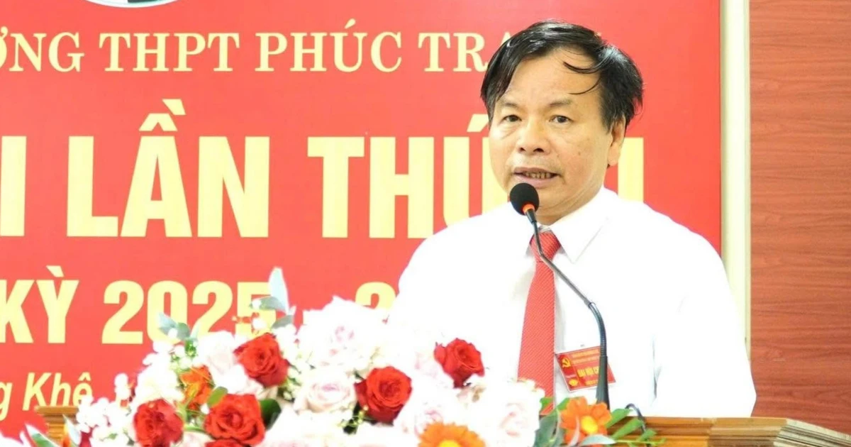Một trường THPT có hiệu trưởng và 2 hiệu phó xin thôi chức vụ