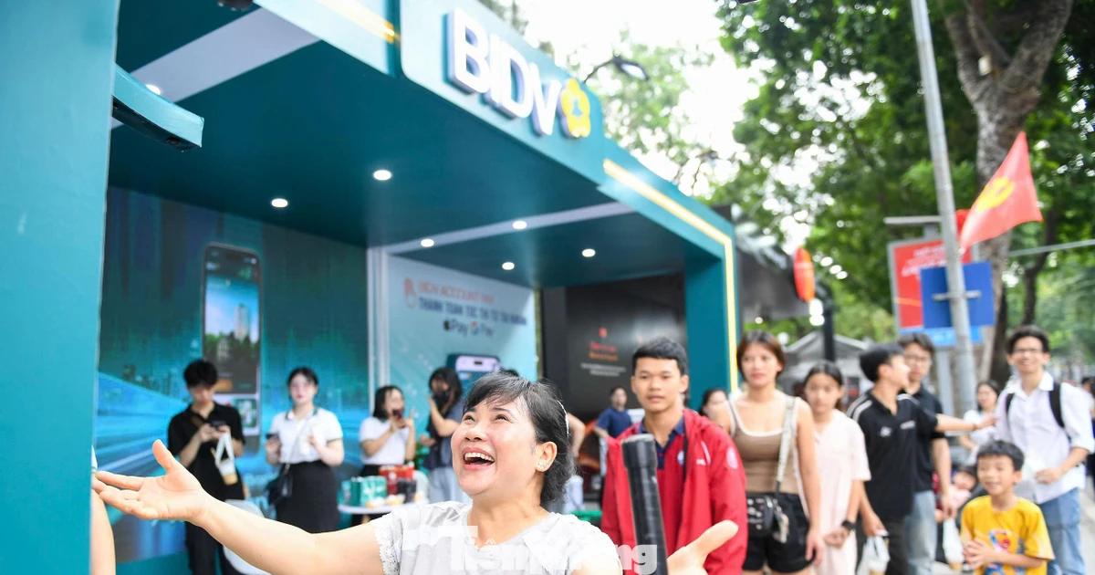 Gian hàng BIDV hút khách trải nghiệm ngày cuối Sóng Festival 2026 thế nào?