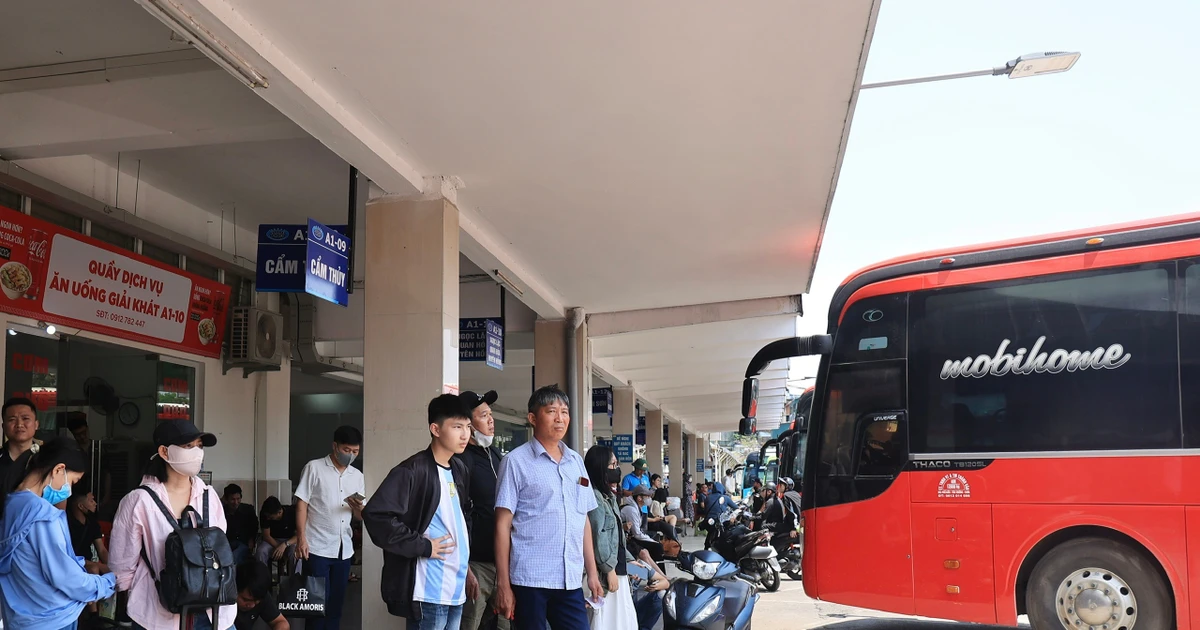 Hà Nội 'chặn' nạn đội giá vé, nhồi nhét khách dịp 2/9