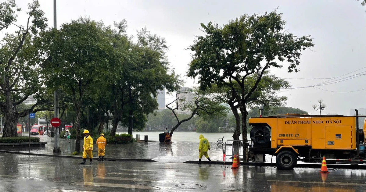 Hà Nội nhiều nơi mưa rất to, chưa ghi nhận ngập úng