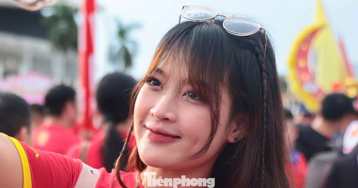 Những 'bóng hồng' gây xao xuyến trên sân Mỹ Đình